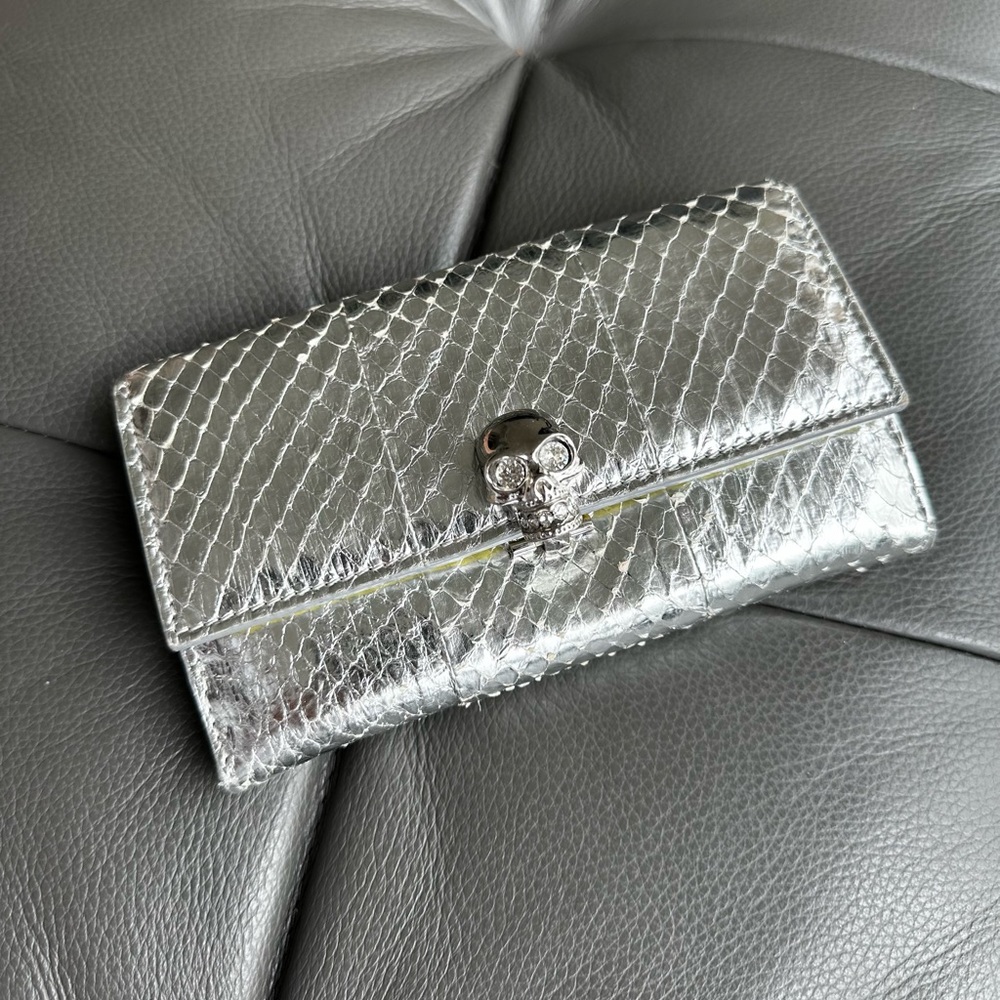 Authentic Alexander McQueen Wallet In Silver Python Snake Skin - Picture 7 of 7